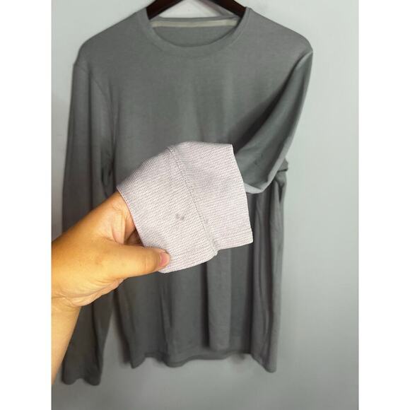 Men’s Lululemon long sleeve heathered vapor Size Medium - Picture 2 of 4